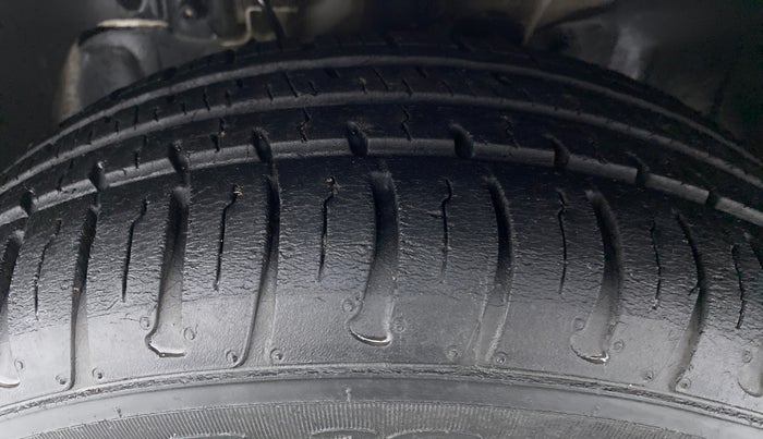2019 Tata Tiago XZ 1.2 REVOTRON, Petrol, Manual, 32,859 km, Left Front Tyre Tread