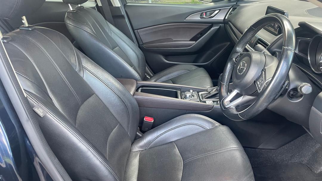 2018 Mazda 3 Sp25 Gt, Automatic, 113513 km, Right Side Front Door Cabin View