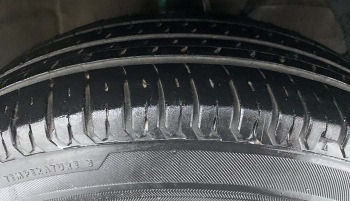 2019 Maruti Dzire VXI, Petrol, Manual, 52,012 km, Right Front Tyre Tread