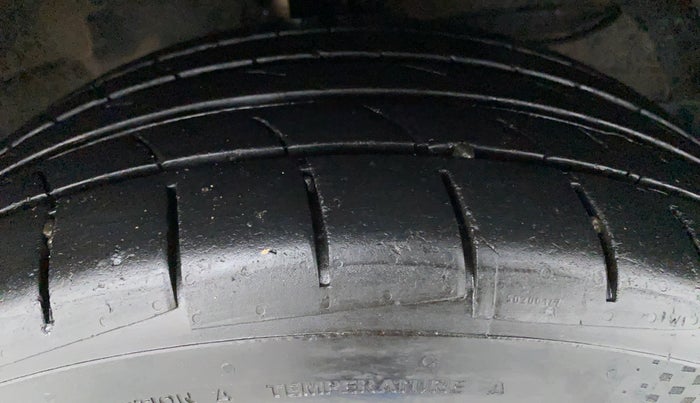 2016 Maruti Baleno ALPHA DDIS 190, Diesel, Manual, 68,418 km, Right Front Tyre Tread