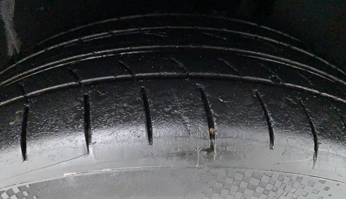 2016 Maruti Baleno ALPHA DDIS 190, Diesel, Manual, 68,418 km, Left Rear Tyre Tread