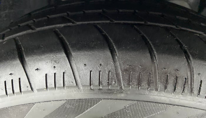2015 Ford Figo Aspire 1.5 AMBIENTE DIESEL, Diesel, Manual, 95,507 km, Right Front Tyre Tread