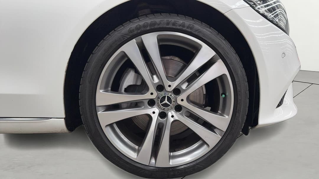 2018 Mercedes-benz C300 C300, Automatic, 72589 km, Right Front Wheel