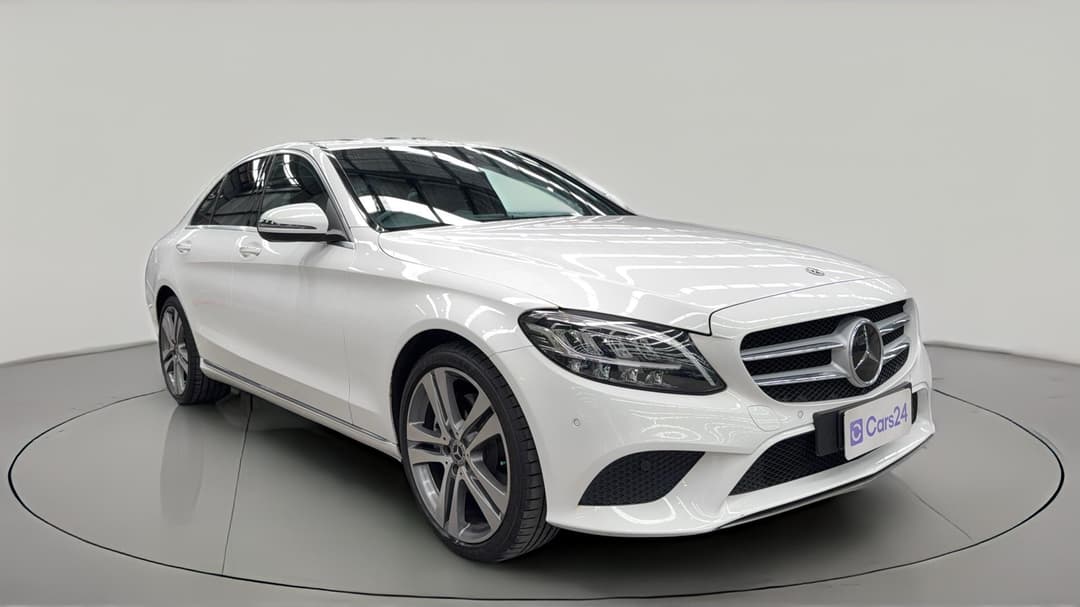 2018 Mercedes-benz C300 C300, Automatic, 72589 km, Right Front Diagonal (45- Degree) View