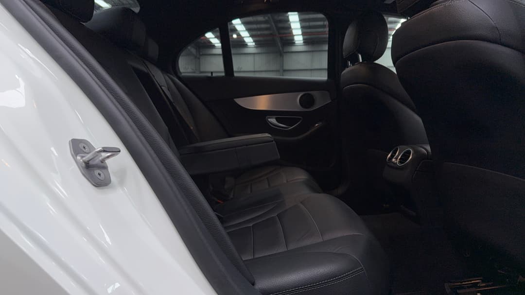 2018 Mercedes-benz C300 C300, Automatic, 72589 km, Right Side Rear Door Cabin View