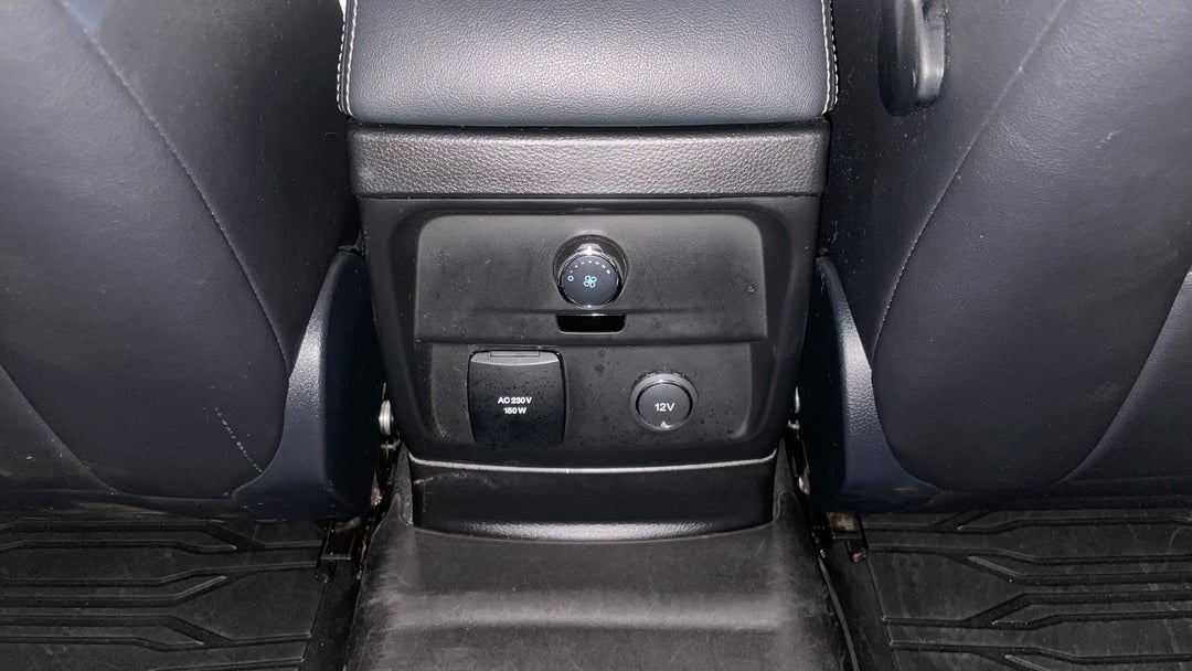 2021 Ford Everest Trend (4WD), Automatic, 75488 km, Rear A/C Vent