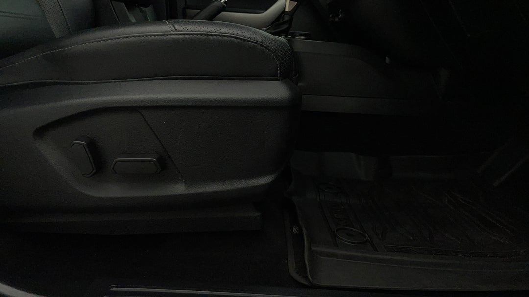 2021 Ford Everest Trend (4WD), Automatic, 75488 km, Drivers Side Adjustment Panel