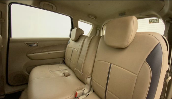2013 Maruti Ertiga ZDI, Diesel, Manual, 1,06,412 km, Right Side Rear Door Cabin