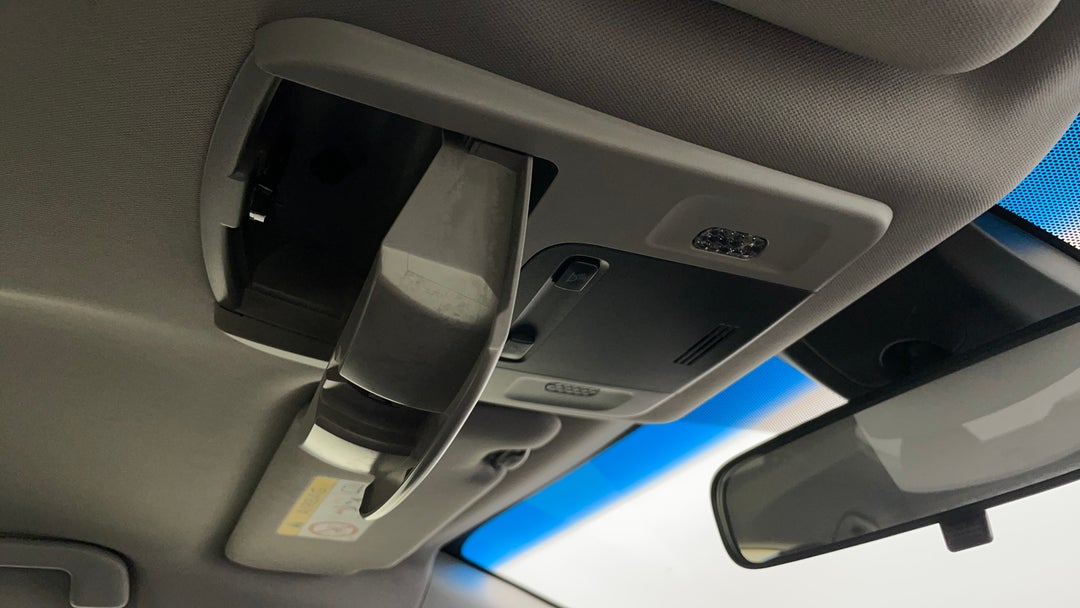 On-Roof Controls/Sunglass holder