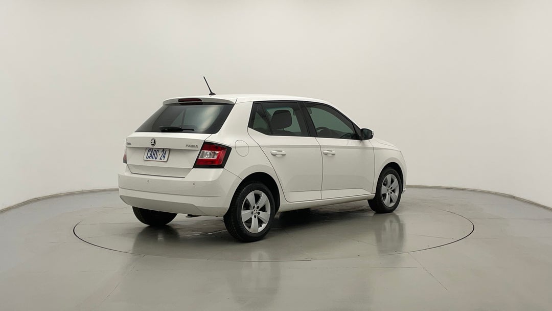 Right Back Diagonal (45- Degree) View