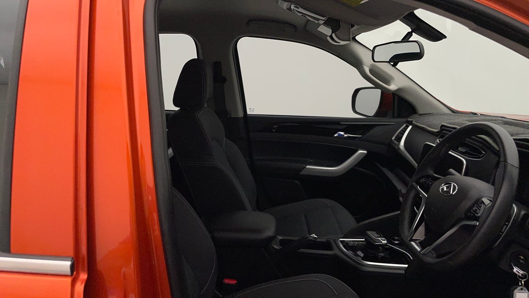 2022 LDV T60 Max Pro (4x4), Automatic, 20399 km, Right Side Front Door Cabin View