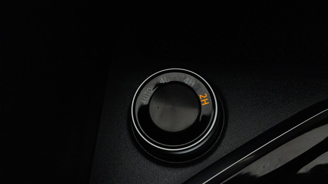 2022 LDV T60 Max Pro (4x4), Automatic, 20399 km, Utility Switches/Buttons