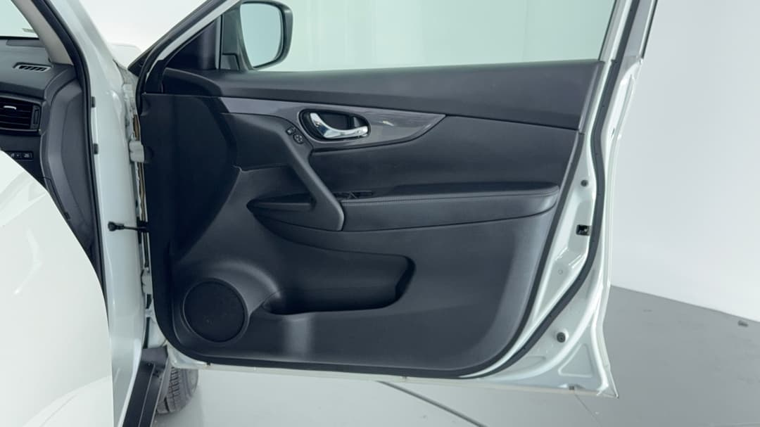 2020 Nissan X-trail St (4x2), Automatic, 78438 km, Speaker View