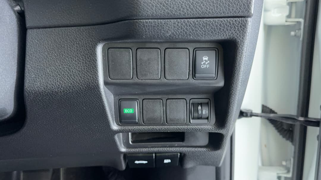2020 Nissan X-trail St (4x2), Automatic, 78438 km, Utility Switches/Buttons