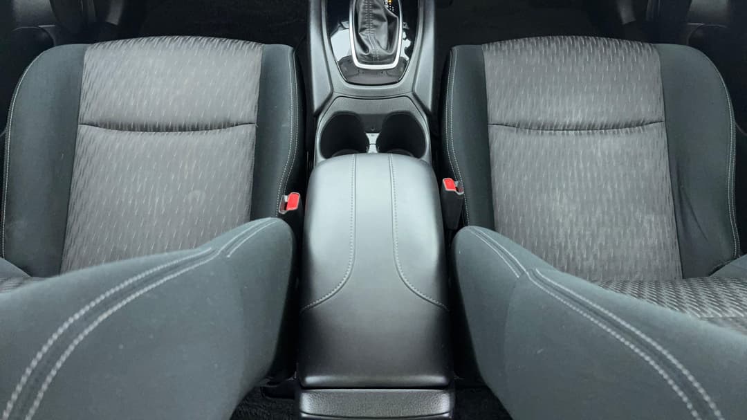 2020 Nissan X-trail St (4x2), Automatic, 78438 km, Center Console