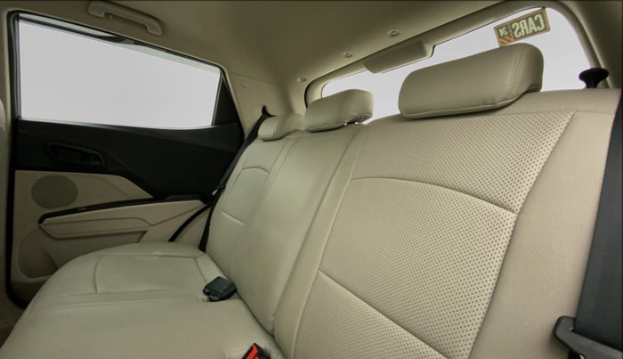 2021 Mahindra XUV300 W6 1.2 PETROL AMT, Petrol, Automatic, 29,041 km, Right Side Rear Door Cabin