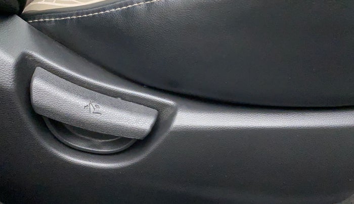 2019 Hyundai Grand i10 SPORTZ 1.2 KAPPA VTVT, Petrol, Manual, 11,686 km, Driver Side Adjustment Panel