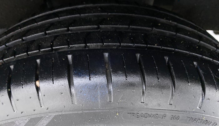 2019 Toyota Glanza V MT PETROL, Petrol, Manual, 8,415 km, Left Rear Tyre Tread