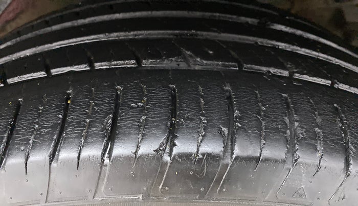 2018 Mahindra XUV500 W11 AT, Diesel, Automatic, 35,238 km, Left Rear Tyre Tread