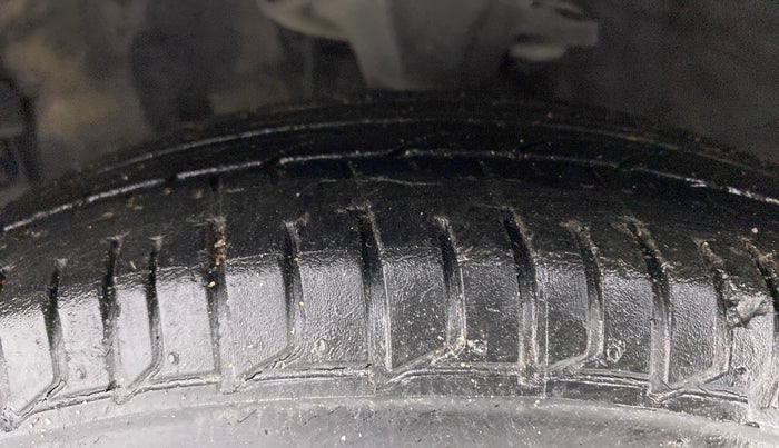 2012 Hyundai i10 MAGNA 1.2, Petrol, Manual, 40,724 km, Left Front Tyre Tread
