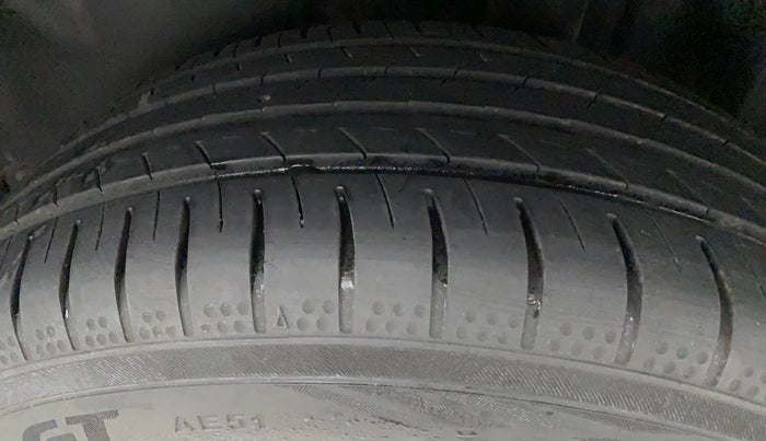 2018 Skoda Rapid AMBITION 1.6 MPI MT, Petrol, Manual, 56,657 km, Left Rear Tyre Tread