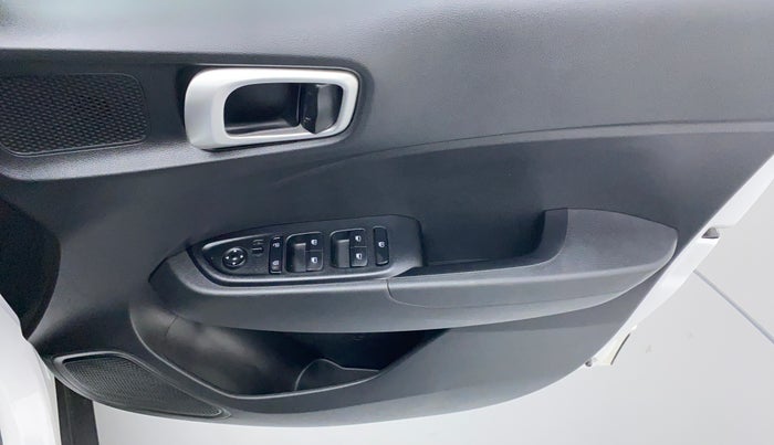 2020 Hyundai VENUE S MT 1.2 KAPPA, Petrol, Manual, 5,415 km, Driver Side Door Panels Controls