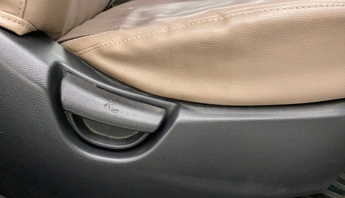 2015 Hyundai Xcent BASE 1.1 CRDI, Diesel, Manual, 69,857 km, Driver Side Adjustment Panel