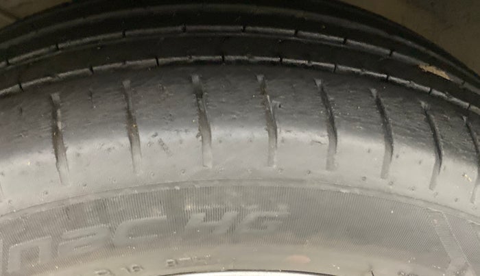 2017 Maruti Baleno ALPHA CVT PETROL 1.2, Petrol, Automatic, 25,365 km, Left front tyre - Minor crack