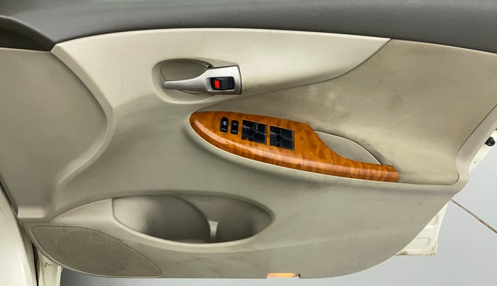 2010 Toyota Corolla Altis G PETROL, Petrol, Manual, 83,706 km, Driver Side Door Panels Control