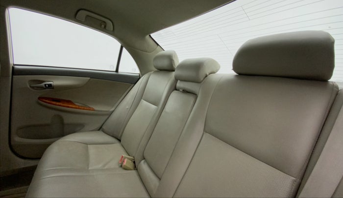 2010 Toyota Corolla Altis G PETROL, Petrol, Manual, 83,706 km, Right Side Rear Door Cabin