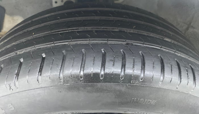 2011 Hyundai i20 MAGNA O 1.2, Petrol, Manual, 96,026 km, Left Front Tyre Tread