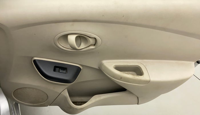 2017 Datsun Go T, Petrol, Manual, 61,811 km, Driver Side Door Panels Control