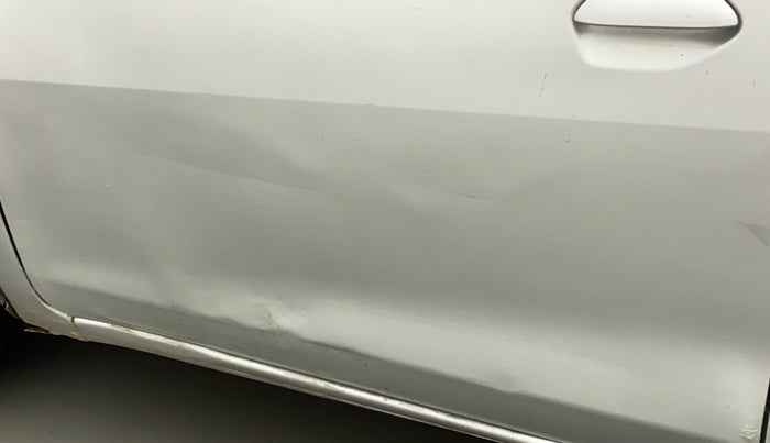 2017 Datsun Go T, Petrol, Manual, 61,811 km, Front passenger door - Minor scratches
