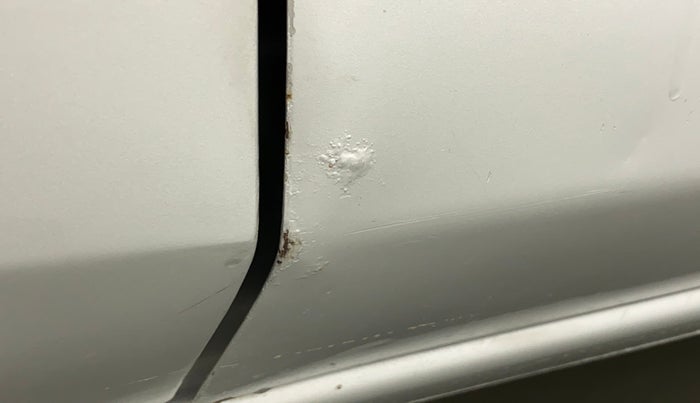 2017 Datsun Go T, Petrol, Manual, 61,811 km, Driver-side door - Slightly rusted