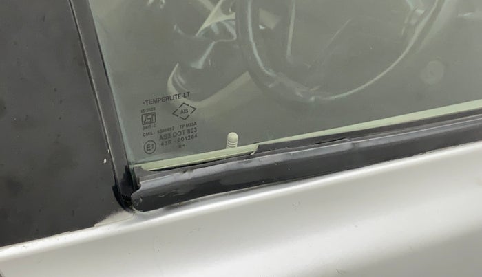 2017 Datsun Go T, Petrol, Manual, 61,811 km, Driver-side door - Weather strip has minor damage