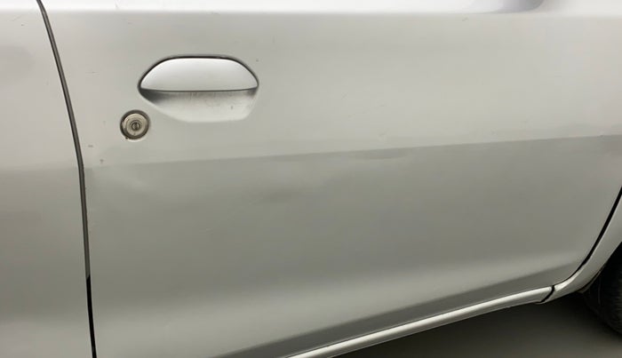 2017 Datsun Go T, Petrol, Manual, 61,811 km, Driver-side door - Slightly dented