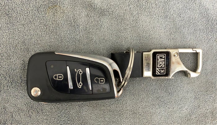 2017 Datsun Go T, Petrol, Manual, 61,811 km, Key Close Up