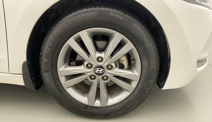 2017 Hyundai New Elantra 2.0 SX(O) AT PETROL, Petrol, Automatic, 64,350 km, Right Front Wheel