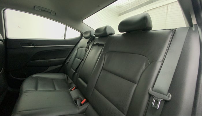 2017 Hyundai New Elantra 2.0 SX(O) AT PETROL, Petrol, Automatic, 64,350 km, Right Side Rear Door Cabin