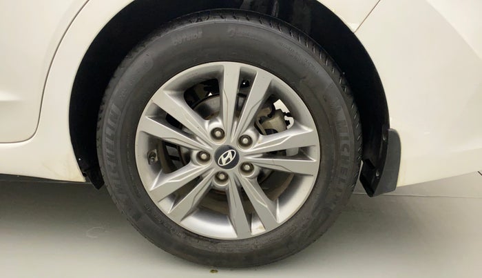 2017 Hyundai New Elantra 2.0 SX(O) AT PETROL, Petrol, Automatic, 64,350 km, Left Rear Wheel