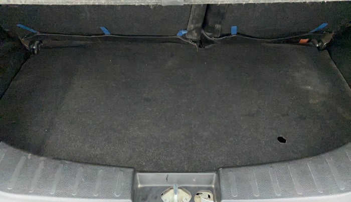 2017 Maruti Wagon R 1.0 VXI, Petrol, Manual, 28,652 km, Boot Inside