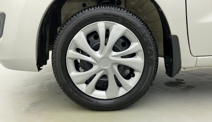 2017 Maruti Wagon R 1.0 VXI, Petrol, Manual, 28,652 km, Left Front Wheel