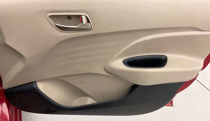 2018 Hyundai NEW SANTRO SPORTZ AMT, Petrol, Automatic, 84,759 km, Driver Side Door Panels Control