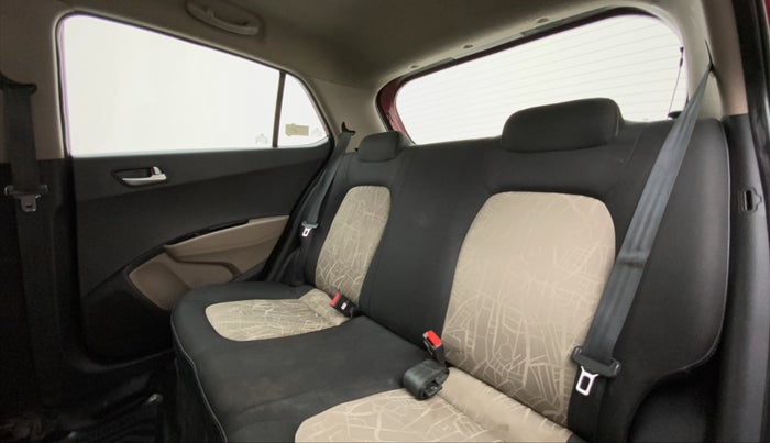 2016 Hyundai Grand i10 SPORTZ 1.2 KAPPA VTVT, Petrol, Manual, 50,975 km, Right Side Rear Door Cabin