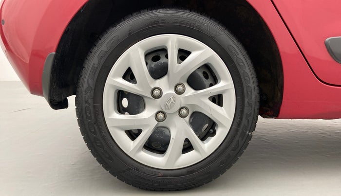 2018 Hyundai Grand i10 SPORTZ 1.2 KAPPA VTVT, Petrol, Manual, 16,375 km, Right Rear Wheel
