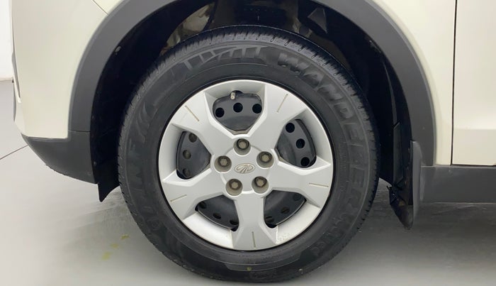 2019 Mahindra XUV 3OO W6 1.5 DIESEL, Diesel, Manual, 40,717 km, Left Front Wheel
