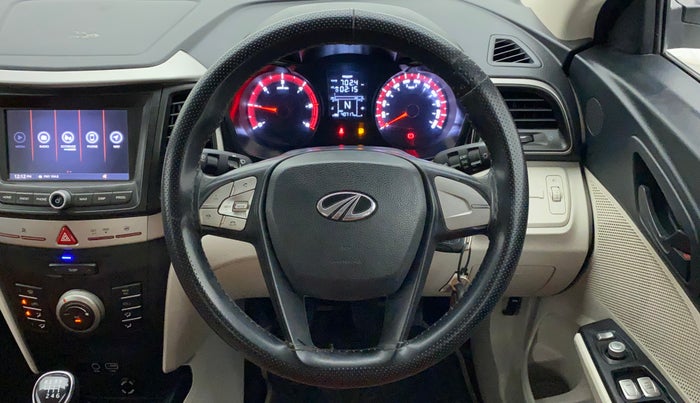 2019 Mahindra XUV300 W6 1.5 DIESEL, Diesel, Manual, 40,717 km, Steering Wheel Close Up
