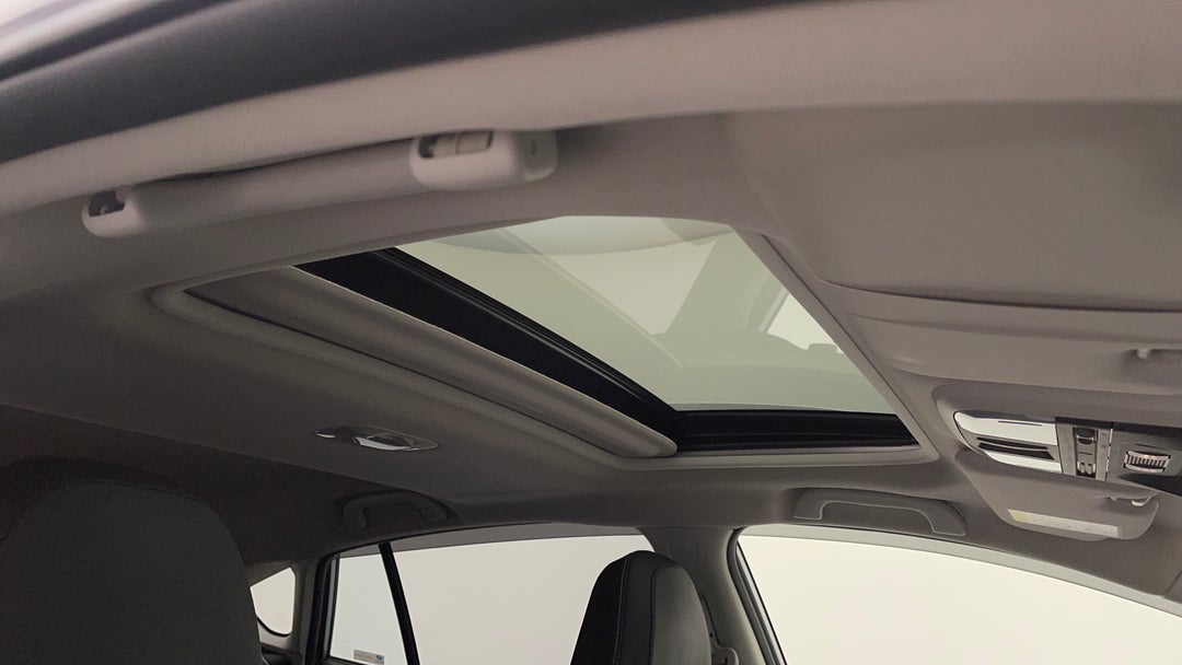 Interior Sunroof/Moonroof