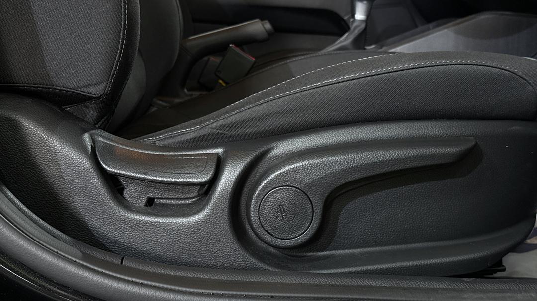 2025 Kia Stonic S, Automatic, 7297 km, Drivers Side Adjustment Panel