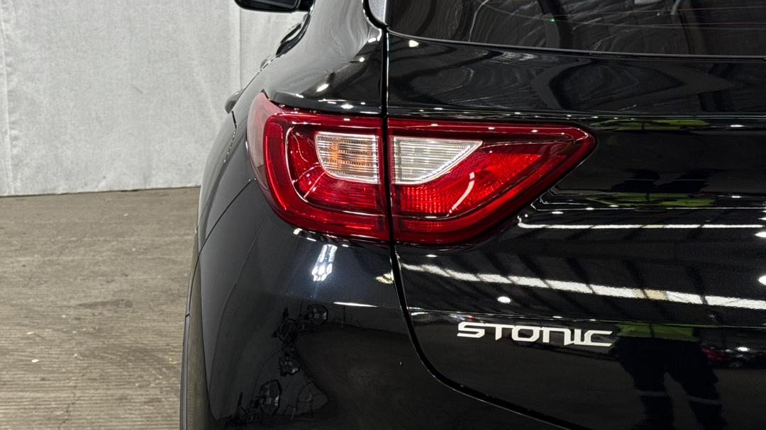 2025 Kia Stonic S, Automatic, 7297 km, Badge (Boot Left Side)